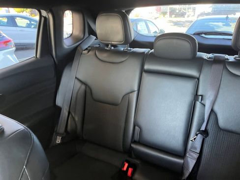 Used 2025 Jeep Compass Trailhawk w/ Trailer Tow Group image 39