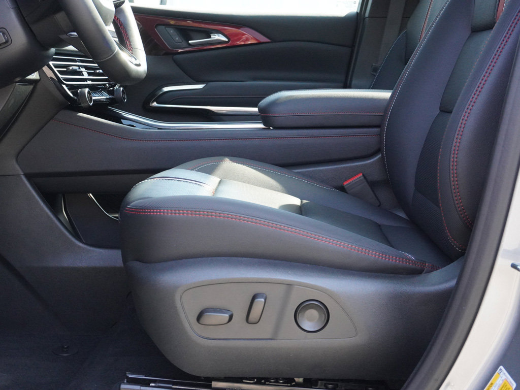 Used 2026 Chevrolet Traverse RS AWD/4WD image 31