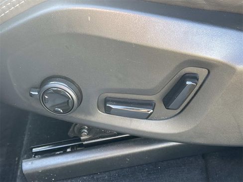 Used 2023 Volvo XC60 B5 Ultimate image 21