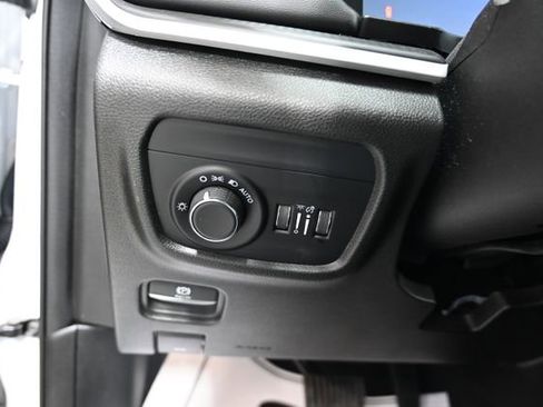 Used 2023 Jeep Grand Cherokee Laredo w/ Luxury Tech Group I image 26