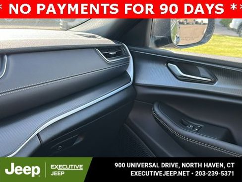 New 2025 Jeep Grand Cherokee Laredo w/ Luxury Tech Group I image 21