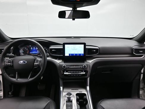 Certified 2020 Ford Explorer XLT w/ Equipment Group 202A image 21