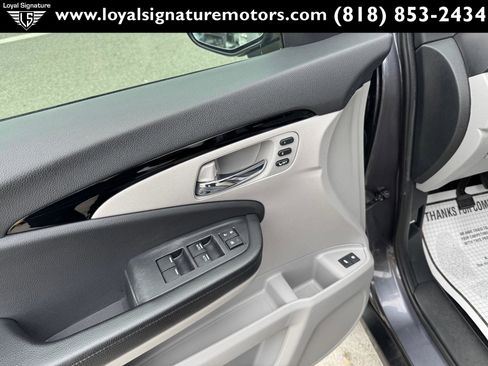 Used 2016 Honda Pilot Touring image 22