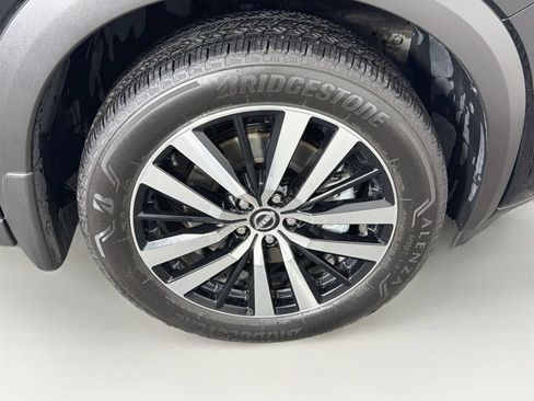 Used 2025 Nissan Pathfinder Platinum AWD/4WD image 36