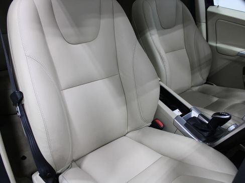 Used 2015 Volvo XC60 T6 Platinum AWD/4WD image 28