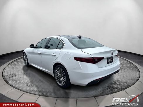 Used 2017 Alfa Romeo Giulia Ti w/ TI Lusso Package AWD/4WD image 3
