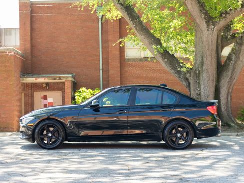 Used 2014 BMW 320i Sedan RWD image 11