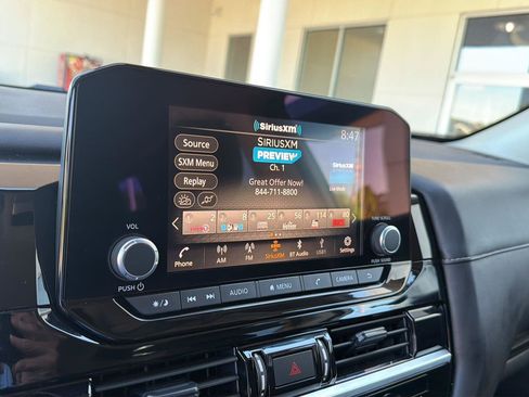 Used 2025 Nissan Pathfinder SV FWD image 25
