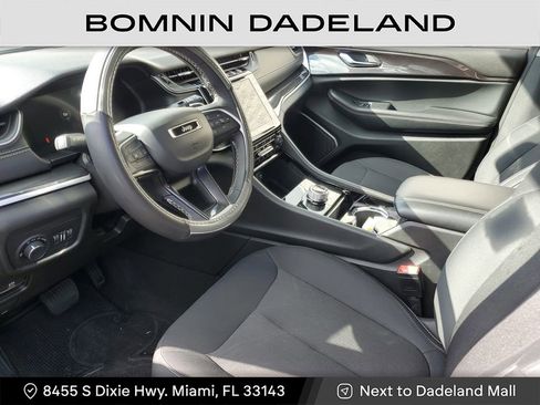 Used 2022 Jeep Grand Cherokee L Laredo w/ Luxury Tech Group I image 16