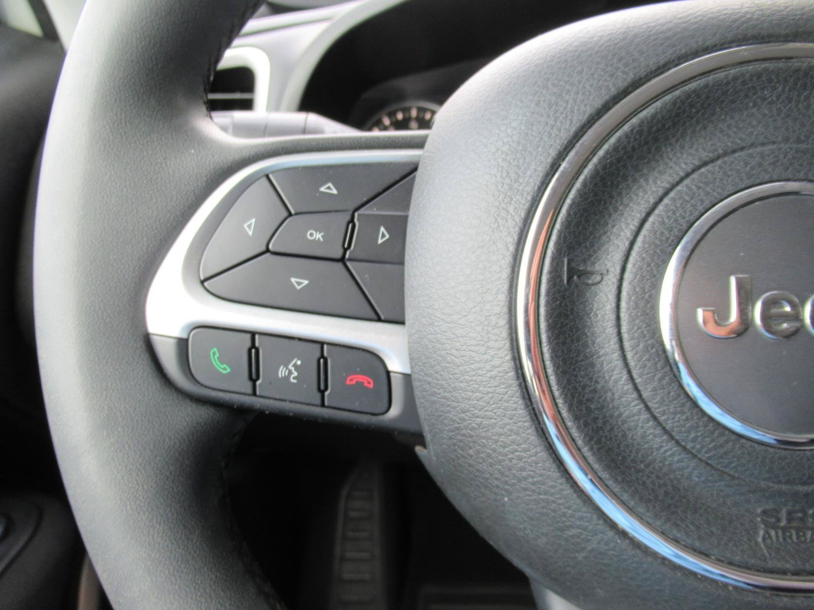 Used 2019 Jeep Renegade Latitude FWD image 24