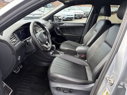 Certified 2024 Volkswagen Tiguan SE R-Line AWD/4WD image 4