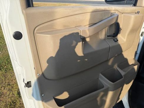 Used 2019 GMC Savana 3500 w/ Power Convenience Package RWD image 10