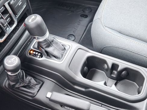 New 2026 Jeep Wrangler Unlimited Sahara AWD/4WD image 19