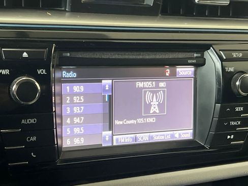 Used 2015 Toyota Corolla LE image 18