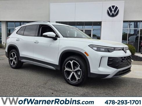 New 2026 Volkswagen Tiguan SE image 1