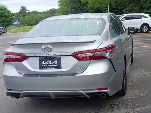 Used 2018 Toyota Camry XSE FWD image 2
