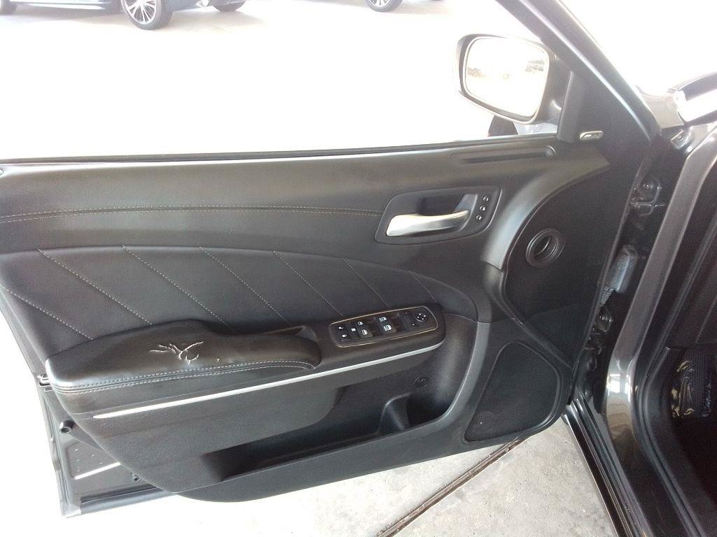 Used 2022 Dodge Charger SXT w/ Plus Group RWD image 16