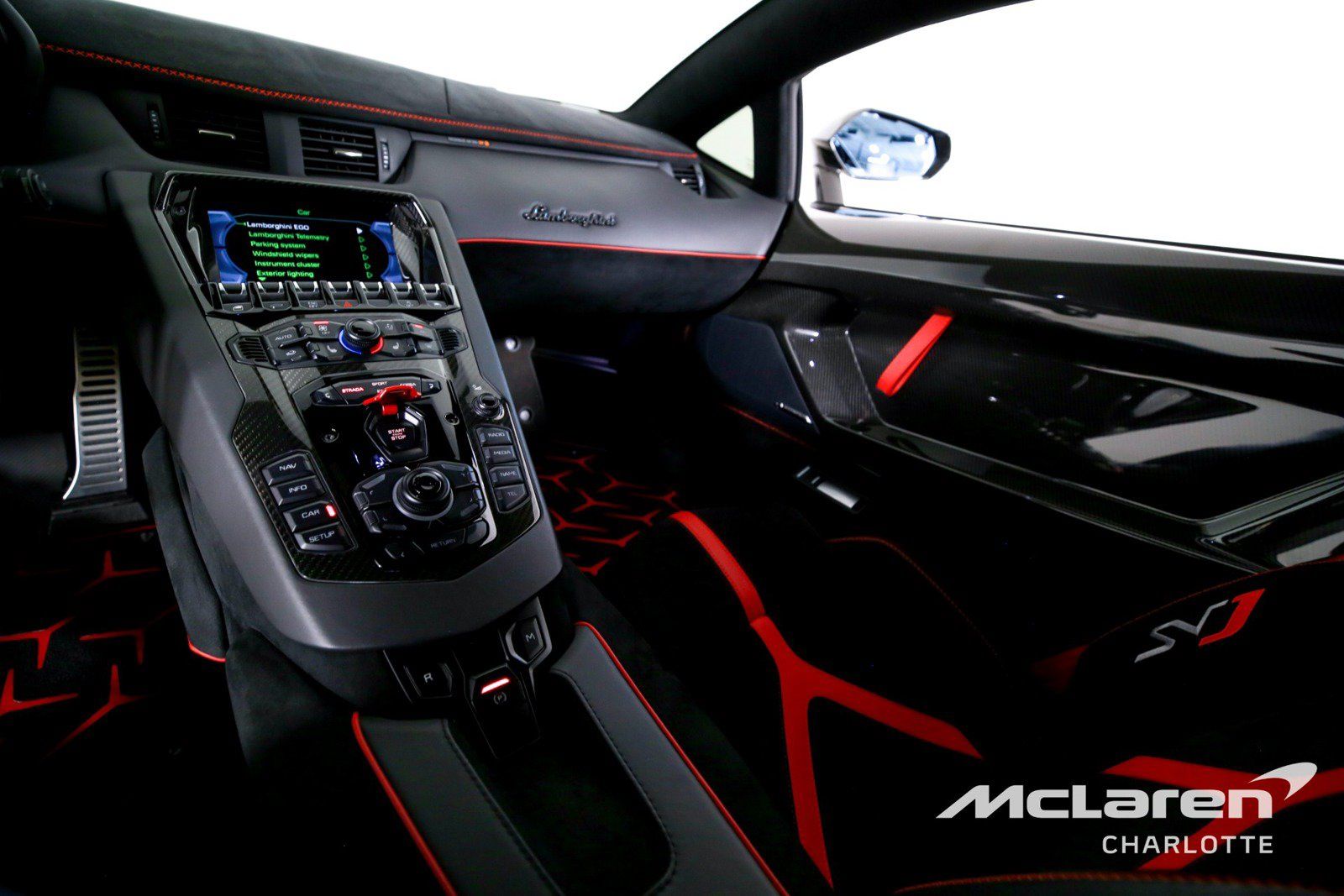 Used 2020 Lamborghini Aventador SVJ AWD/4WD image 16