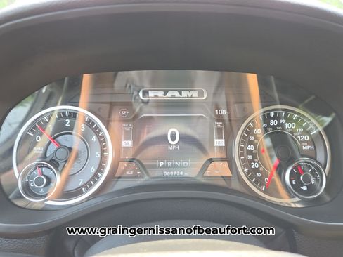 Used 2022 RAM 1500 Laramie AWD/4WD image 14