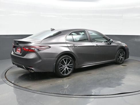 Used 2023 Toyota Camry SE FWD image 6