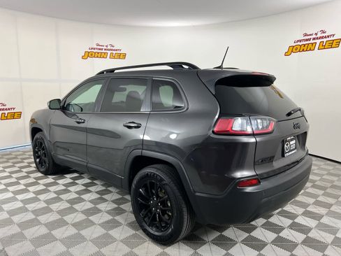 Used 2023 Jeep Cherokee Altitude Lux image 2