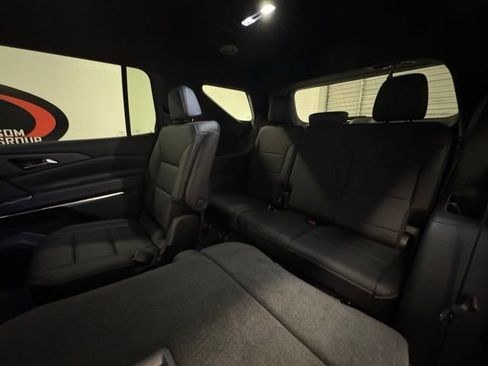 Used 2025 Chevrolet Traverse LT w/ Driver Confidence Package image 12