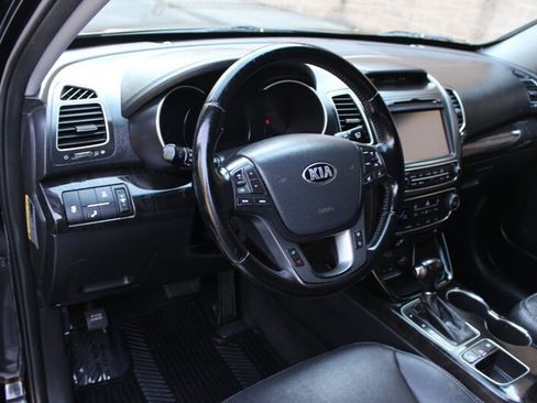 Used 2014 Kia Sorento SX w/ 3rd Row Package AWD/4WD image 9