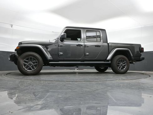 Used 2025 Jeep Gladiator Sport AWD/4WD image 43