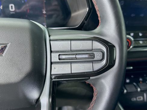 Used 2023 Chevrolet Colorado Z71 w/ Z71 Convenience Package 2 image 24