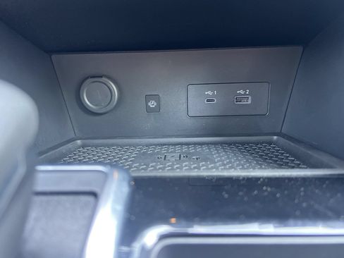 Used 2024 Nissan Pathfinder SL AWD/4WD image 7