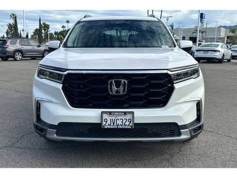 Used 2024 Honda Pilot Touring image 9