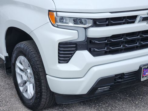 Used 2024 Chevrolet Silverado 1500 RST w/ Z71 Off-Road Package AWD/4WD image 10