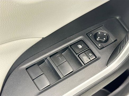 Used 2020 Toyota RAV4 XLE w/ Convenience Package image 27