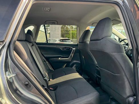 Used 2019 Toyota RAV4 LE w/ All Weather Liner Package AWD/4WD image 11