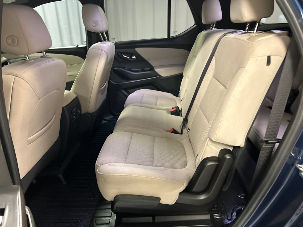 Used 2023 Chevrolet Traverse LS FWD image 22