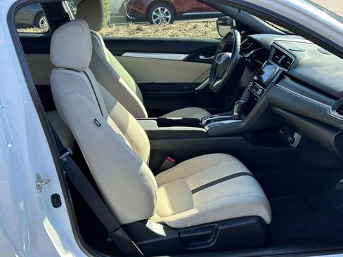 Certified 2019 Honda Civic EX image 6