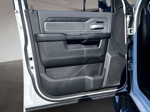 Used 2023 RAM 2500 Big Horn w/ Level 1 Equipment Group image 21