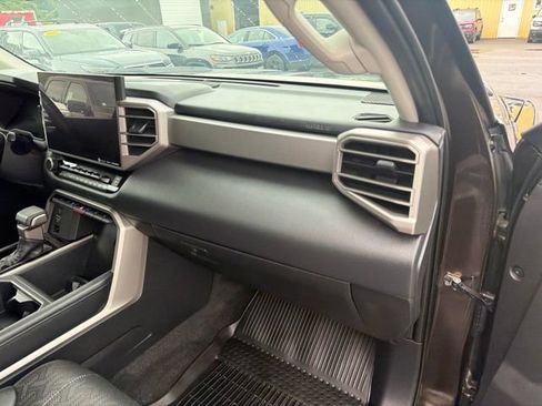 Used 2023 Toyota Tundra Limited AWD/4WD image 36