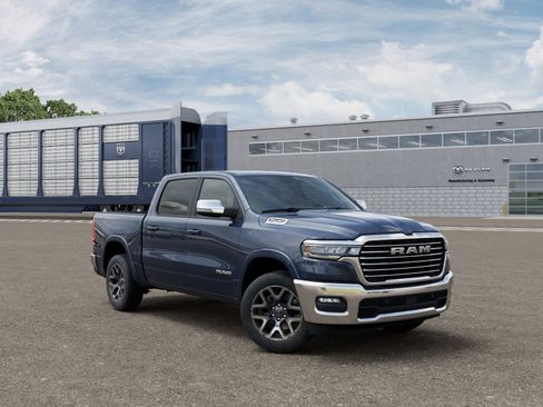 New 2026 RAM 1500 Laramie AWD/4WD image 10