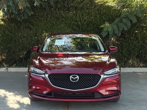 Used 2018 MAZDA MAZDA6 Touring FWD image 2