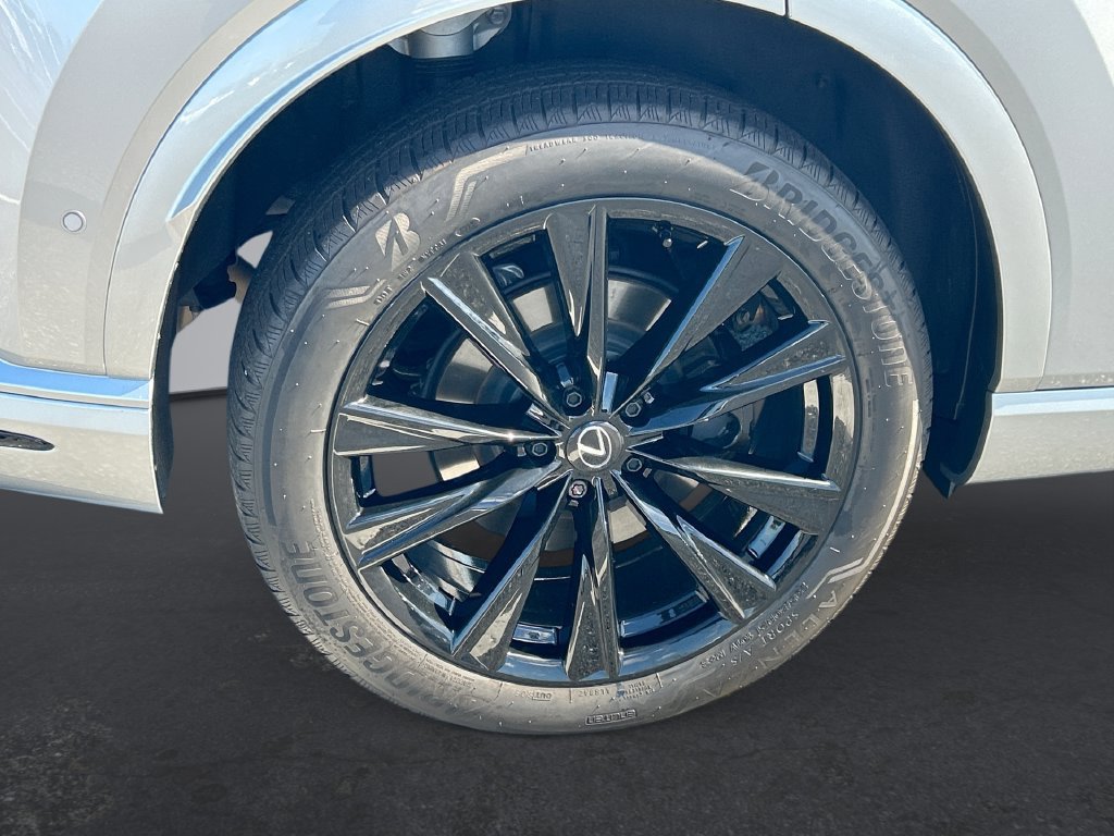 Used 2024 Lexus RX 500h F Sport w/ Convenience Package AWD/4WD image 17