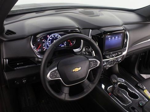 Used 2023 Chevrolet Traverse High Country image 11