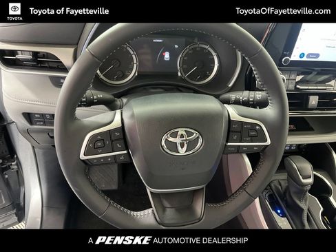 Certified 2026 Toyota Highlander XLE AWD/4WD image 32
