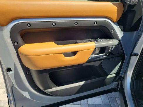 Used 2021 Land Rover Defender 110 X image 22