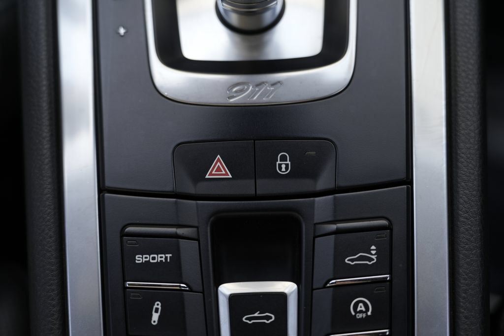 Used 2017 Porsche 911 Carrera RWD image 60