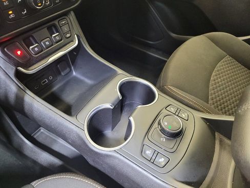 Used 2018 GMC Terrain SLE w/ Driver Convenience Package image 26