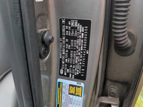 Used 2011 Kia Sorento LX FWD image 44