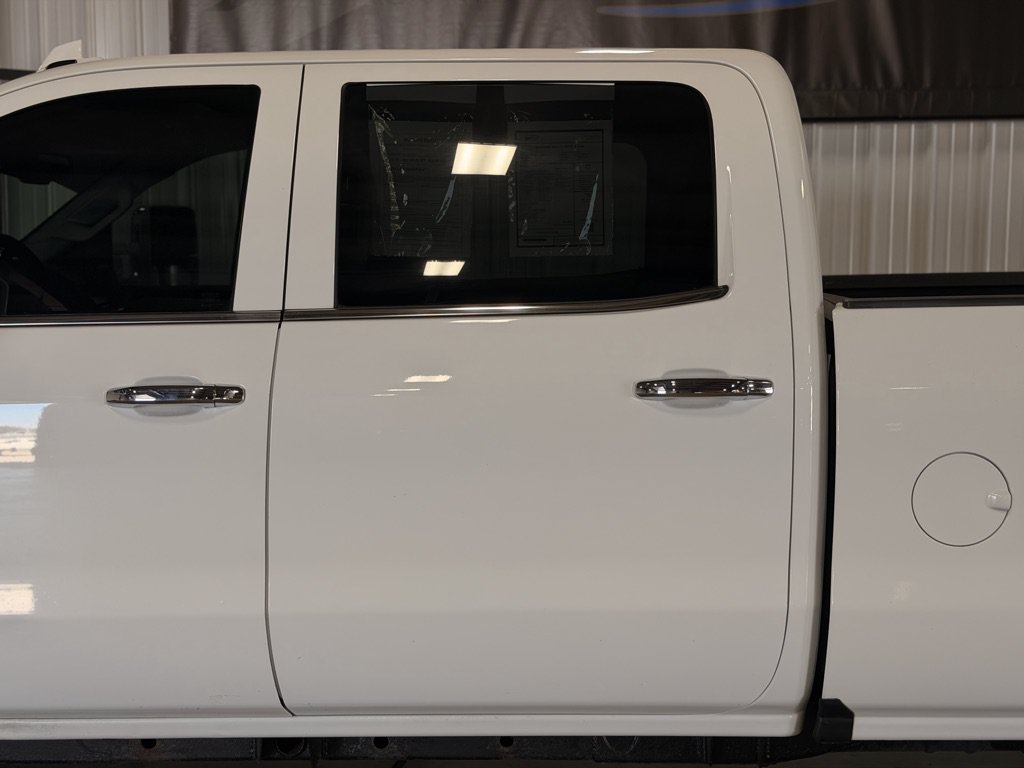 Used 2018 GMC Sierra 3500 Denali w/ Duramax Plus Package AWD/4WD image 9