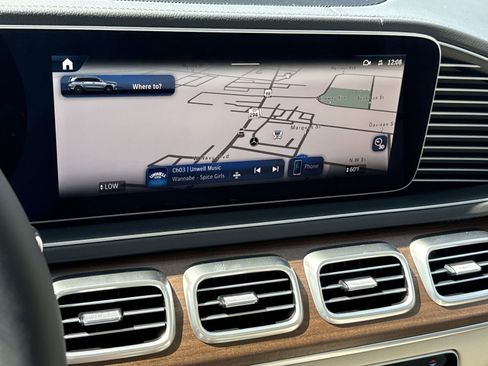 New 2026 Mercedes-Benz GLS 450 4MATIC image 27