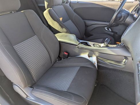 Used 2023 Dodge Challenger SXT image 12